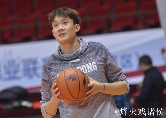 CBA 经典回顾:无所不能的丁彦雨航! CBA 经典回顾:无所不能的丁彦雨航!